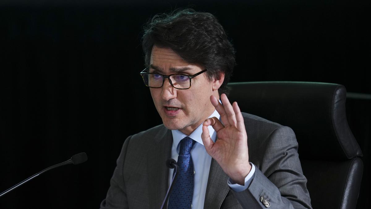 Chinese Canadians claim CCP agents worked for Elections Canada, former MP testifies to inquiry