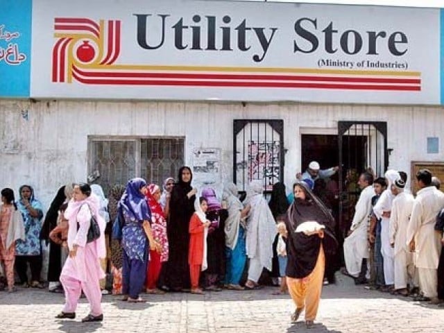 Pakistan shuts down subsidized stores, dealing a blow to low-income groups